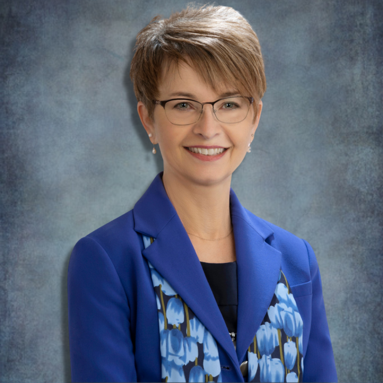 Kobylko Connie Web 768x768