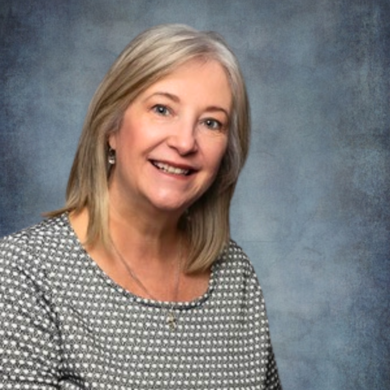 Smith Della Web 768x768